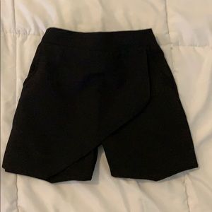 Super cute skort with pockets. Size 4